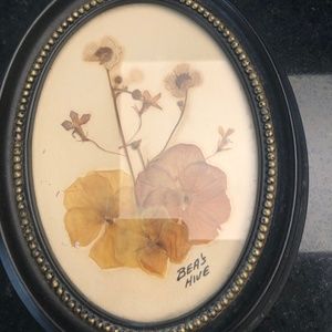 Vintage dried flower oval picture
